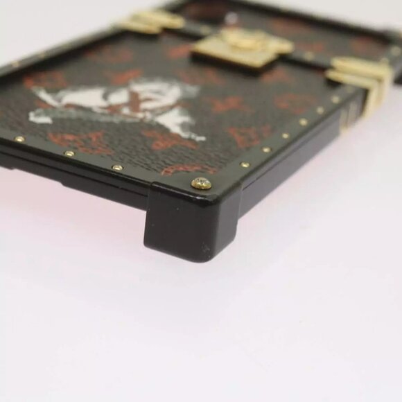 LOUIS VUITTON Transformed Monogram Cat Eye Trunk iPhone Case - Picture 5 of 16